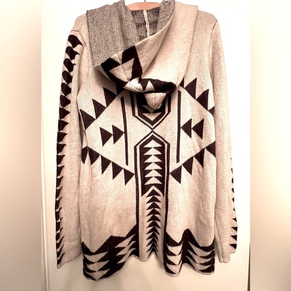 LOVESTITCH tribal cardigan hoodie.  New with Tags. - Picture 4 of 5